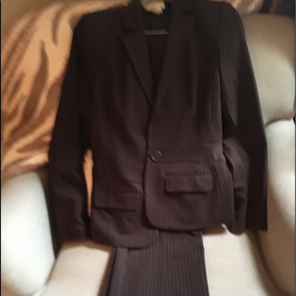 Max studio suit size 10.